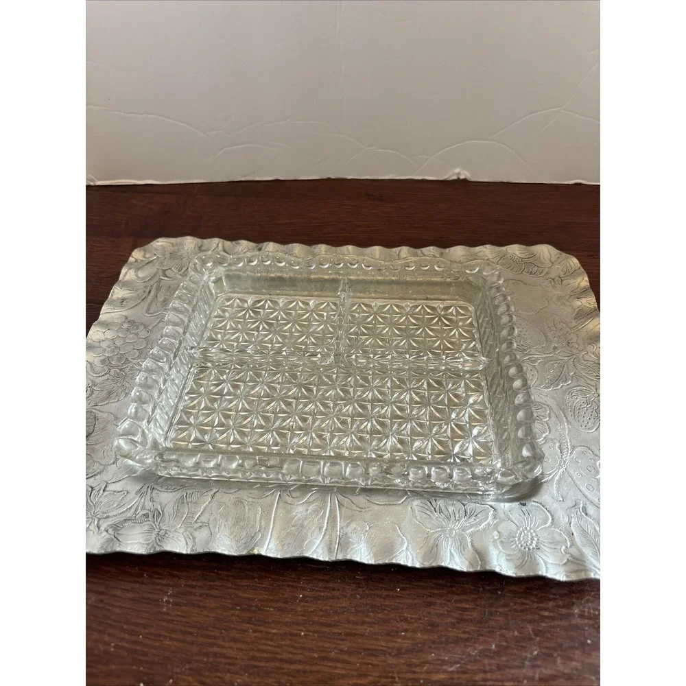 VTG‎ Hand Finished Aluminum Serving Tray Fruit Dogwood Glass Divided Insert, Lid
